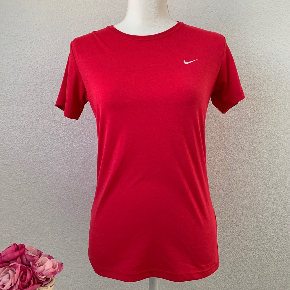 ✔️ Nike Fit Dry Top